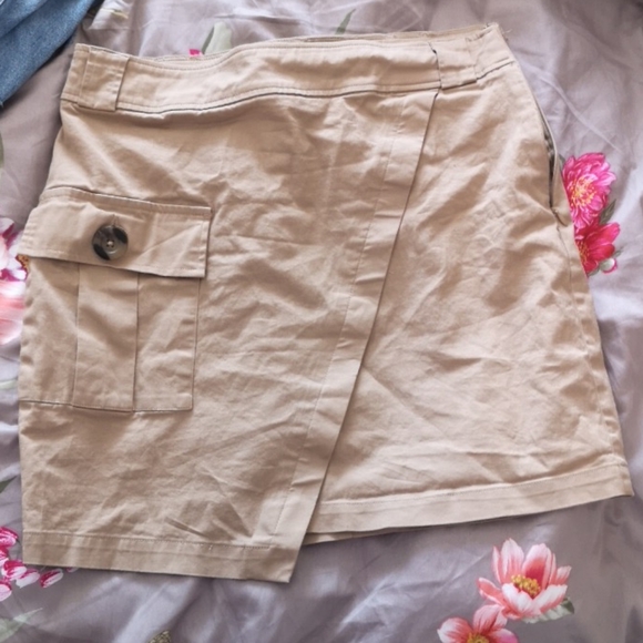 Khaki skirt! - Picture 1 of 1
